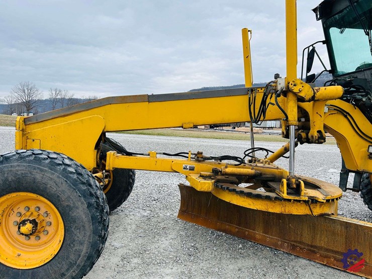 2003-volvo-g710b-image-29