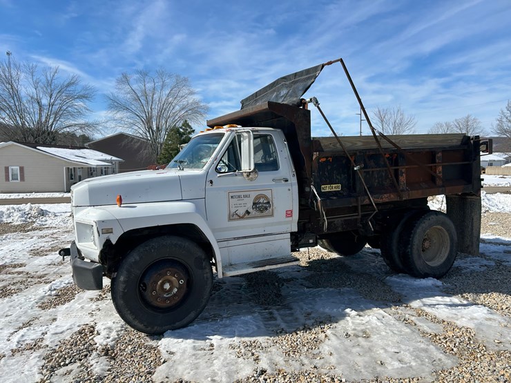 1984-ford-f700-image-5