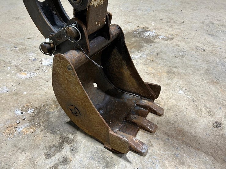 2022-bobcat-e10-image-9