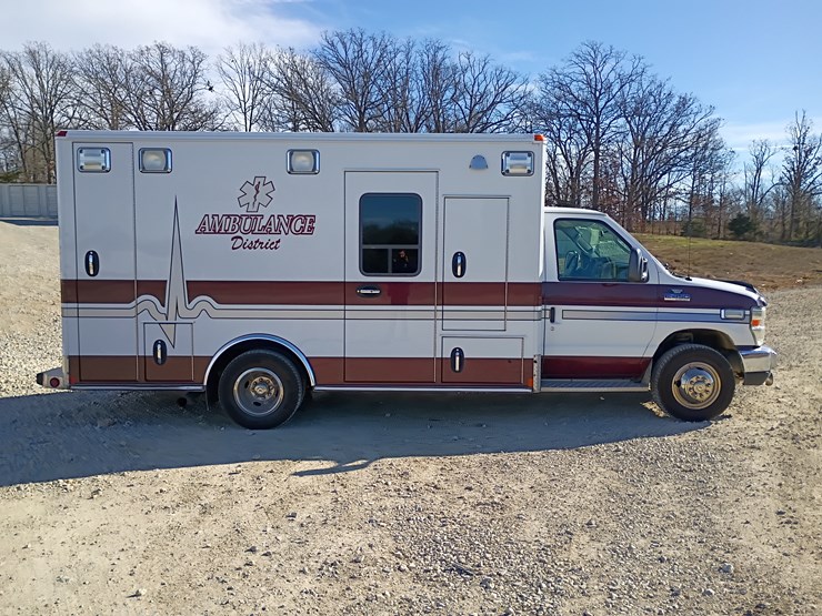 2009-ford-e450-image-13