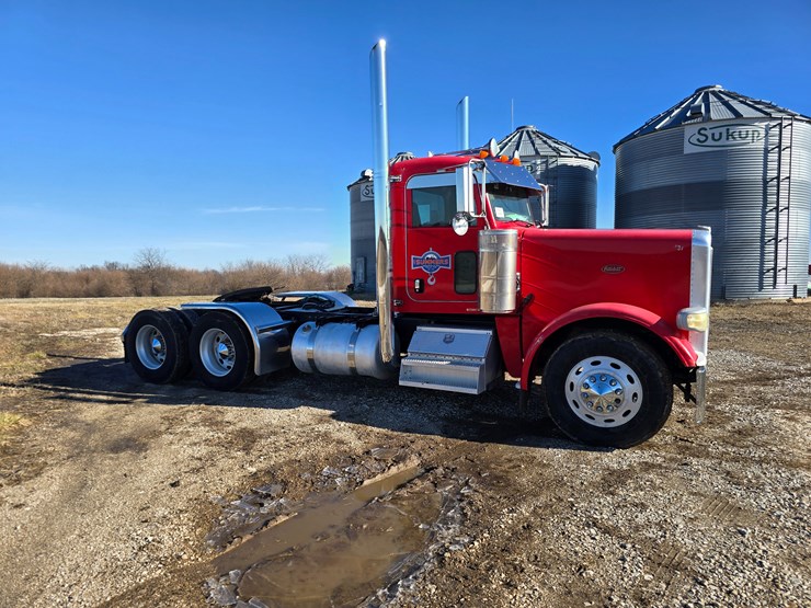 2008-peterbilt-388-image-18