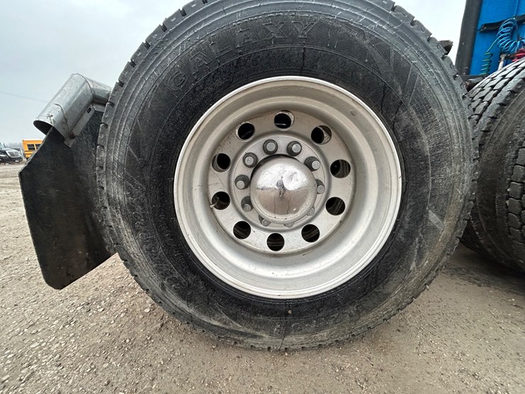 2015-freightliner-cascadia-125-image-97