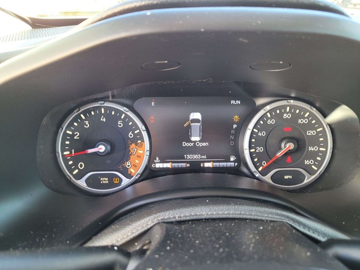 2016-jeep-renegade-trailhawk-image-18