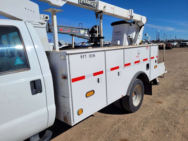 2005-ford-f550-image-23