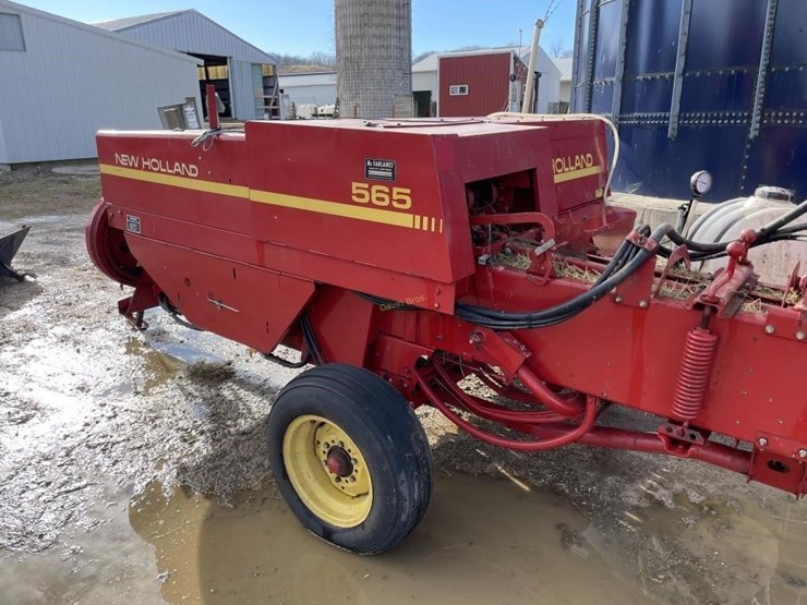 new-holland-565-image-13