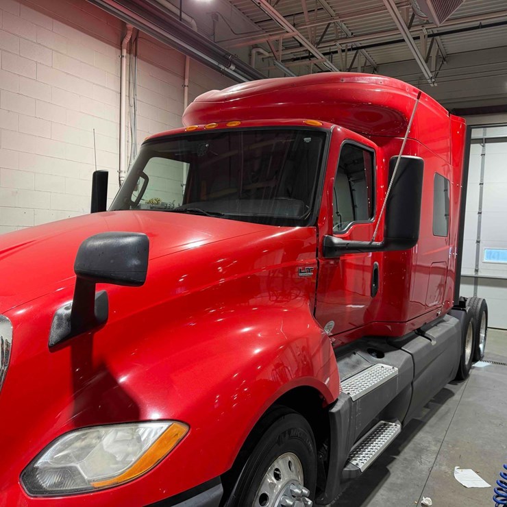 2018 INTERNATIONAL LT