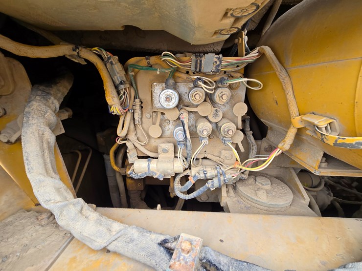 2002-caterpillar-963c-image-40