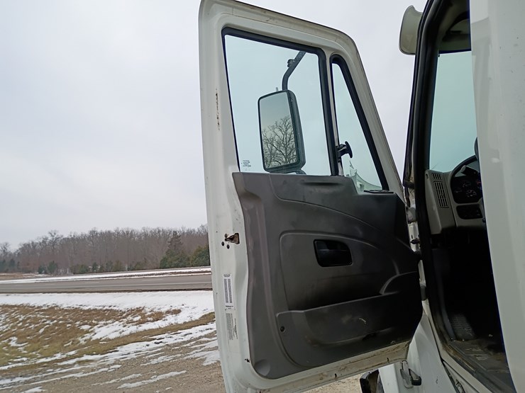 2011-international-transtar-8600-image-32