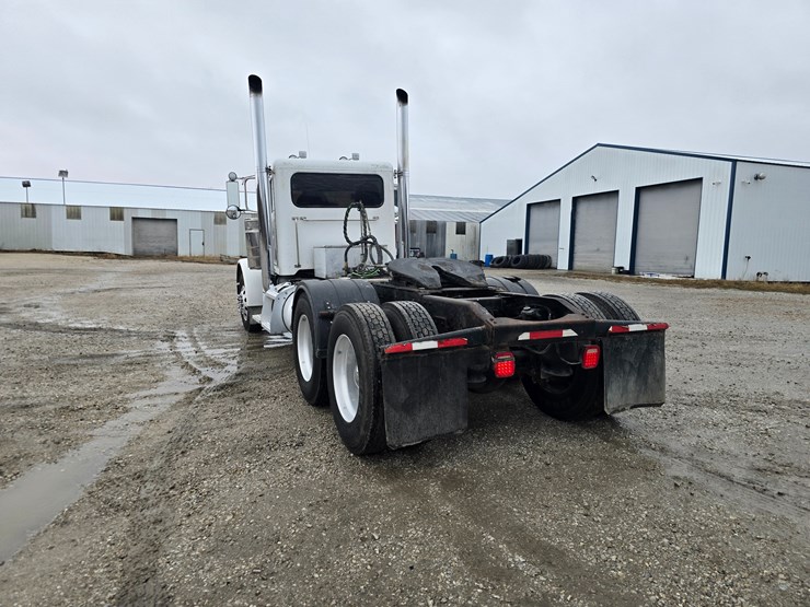 2007-peterbilt-379-image-15