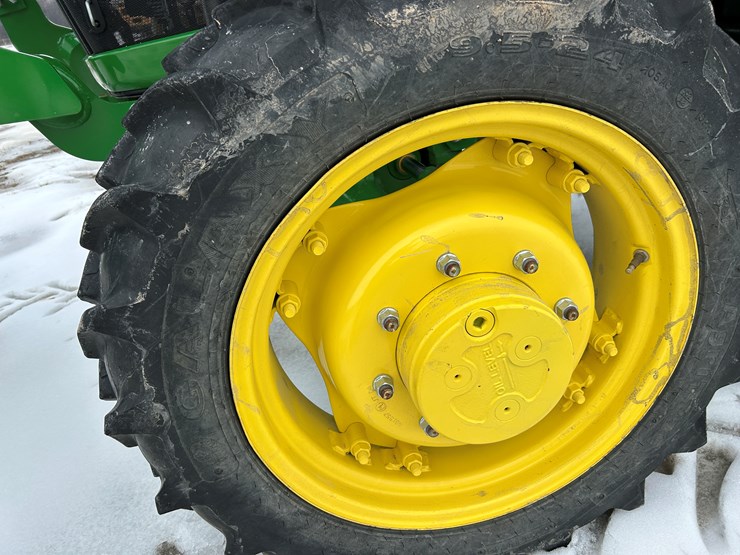 2019-john-deere-5075e-image-4