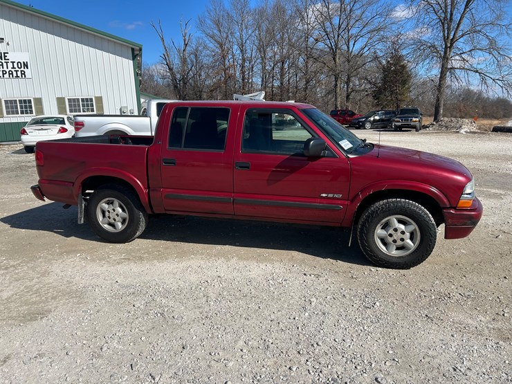 2003-chevrolet-s10-image-13