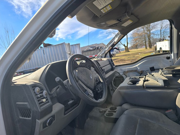 2019-ford-f350-image-25