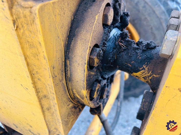 2003-volvo-g710b-image-74