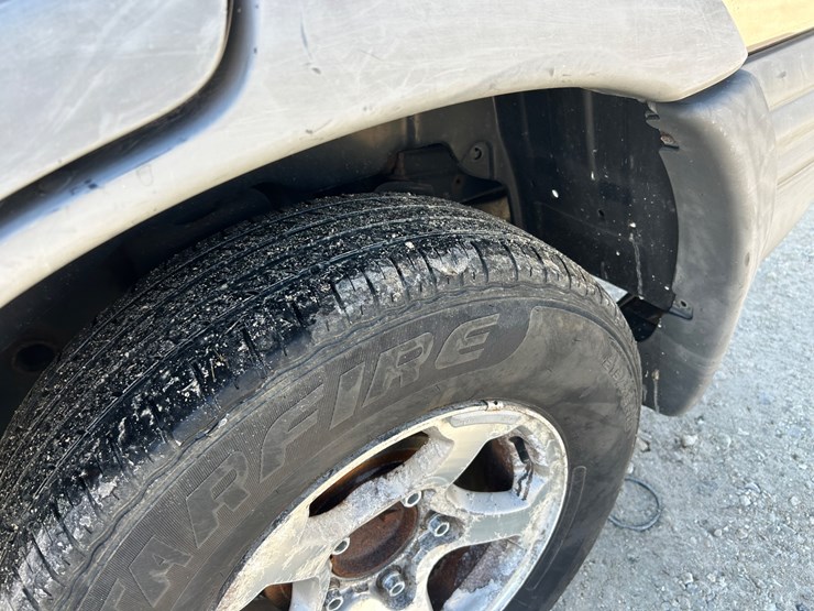 2003-chevrolet-tracker-image-22