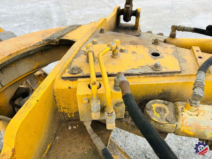 2003-volvo-g710b-image-43