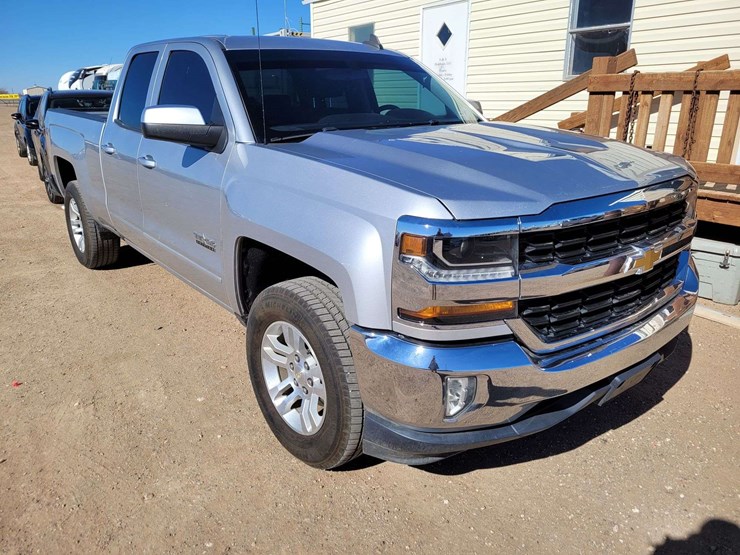 2019-chevrolet-silverado-1500-lt-image-2