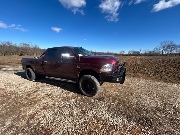 2018-dodge-3500-image-28