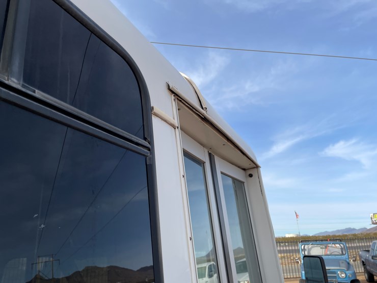 2009-ford-e350-image-48