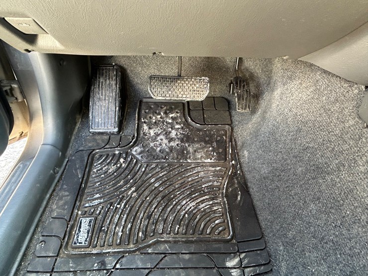 2003-chevrolet-tracker-image-60