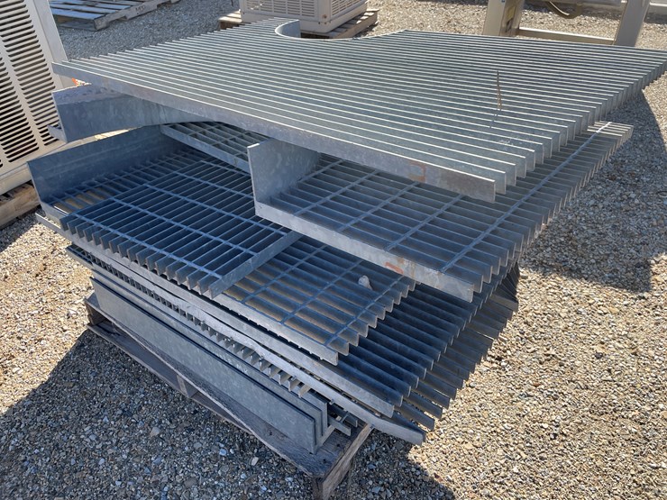 #3133-•-floor-grates-image-3