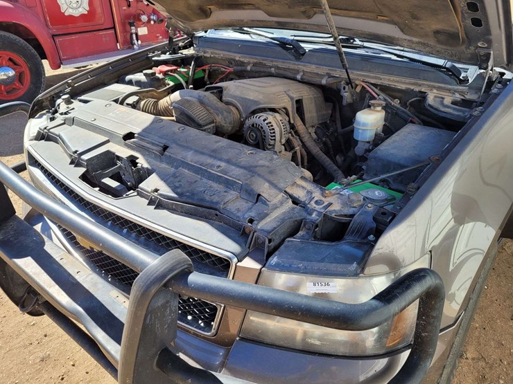 2013-chevrolet-tahoe-ls-image-18