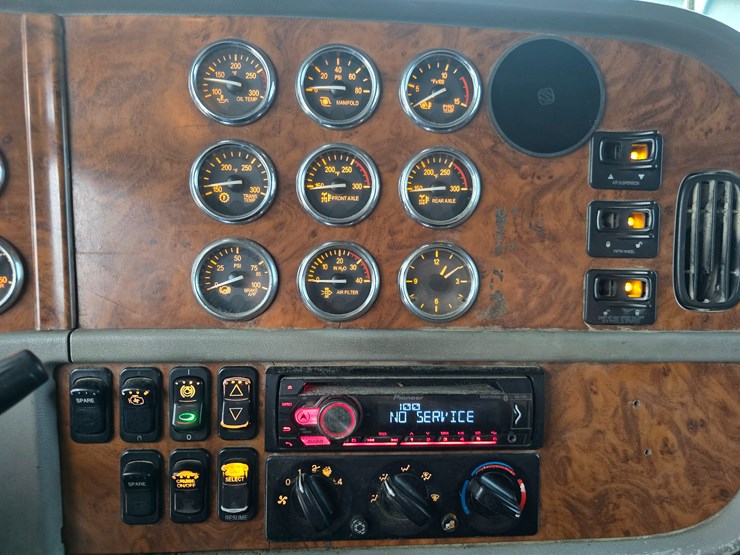 2007-peterbilt-379-image-67