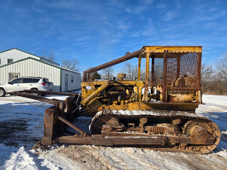 caterpillar-d6b-image-4