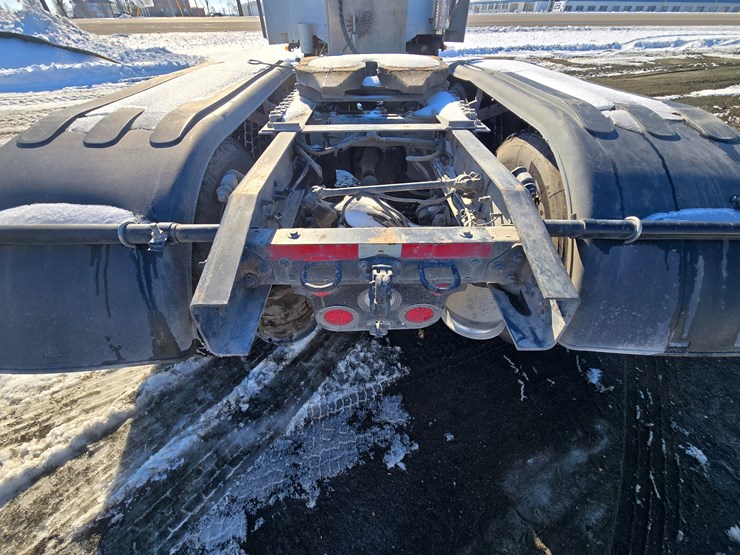 2012-freightliner-coronado-132-image-87