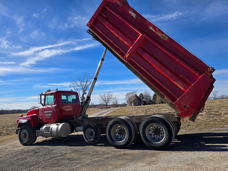 1998-mack-rd688s-image-41