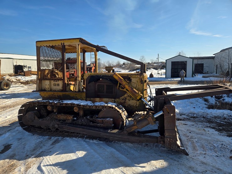 caterpillar-d6b-image-16