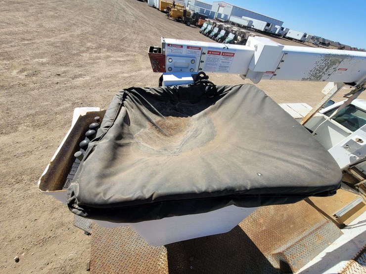 2005-ford-f550-image-18