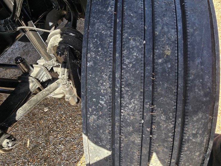 2012-freightliner-cascadia-113-image-37