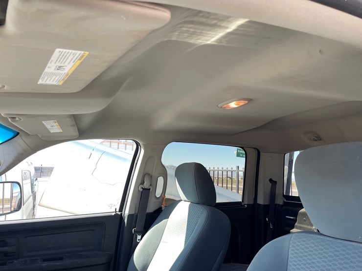 2016-dodge-2500-image-18