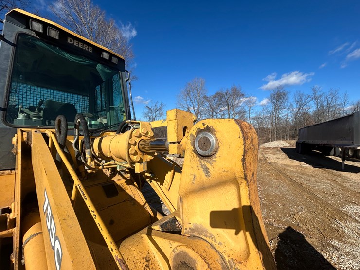 2004-deere-755c-image-45