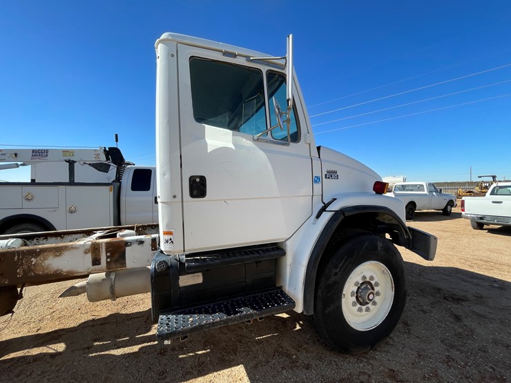 1996-freightliner-fl80-image-127