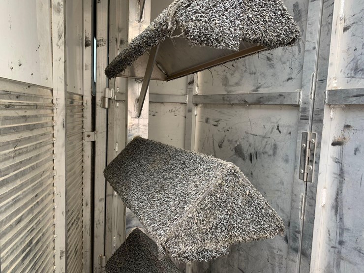 2003-exiss-sport-horse-trailer-image-16