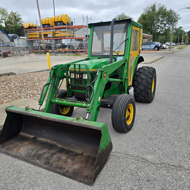JOHN DEERE 5300