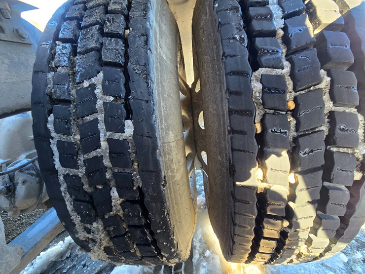 2012-freightliner-coronado-132-image-84