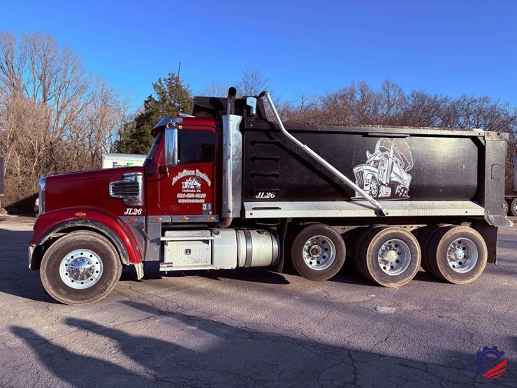 2018-freightliner-sd122-tri-axle-dump-truck-image-5