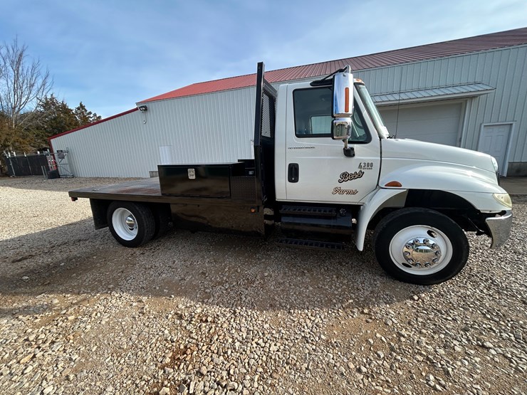 2007-international-durastar-4300-image-25
