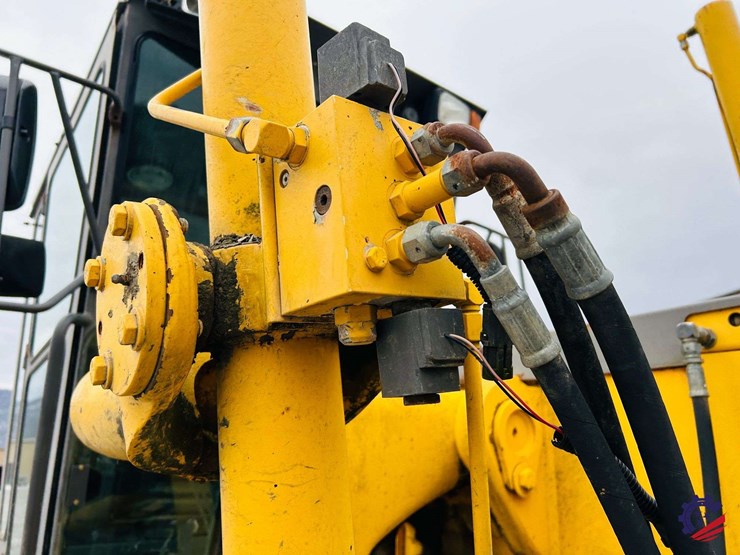 2003-volvo-g710b-image-51