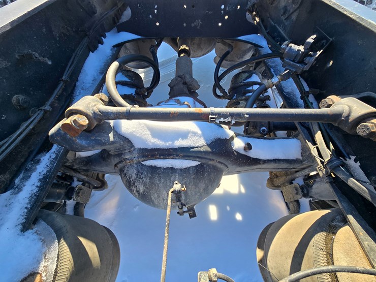 1995-freightliner-fld120-image-98