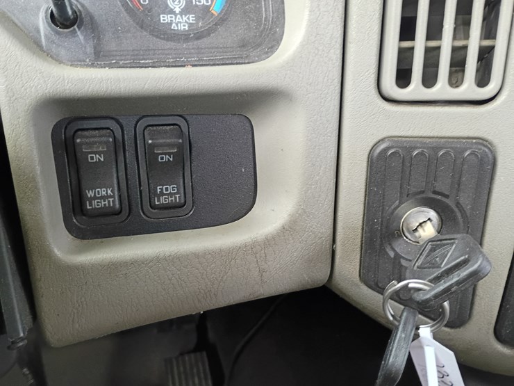 2011-international-transtar-8600-image-65