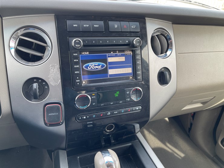 2013-ford-expedition-limited-image-13