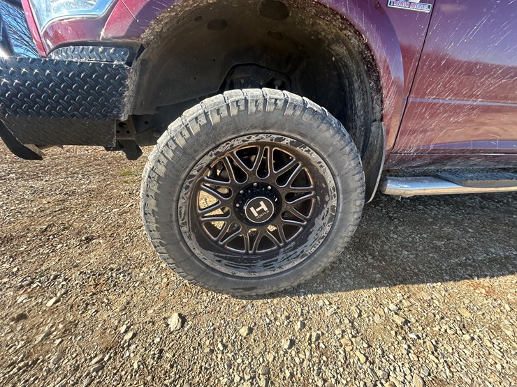 2018-dodge-3500-image-33