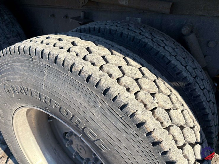 2020-kenworth-t880-image-17