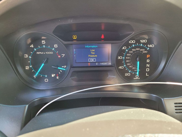 2012-ford-explorer-xlt-image-15