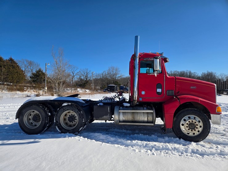 1996-peterbilt-385-image-25