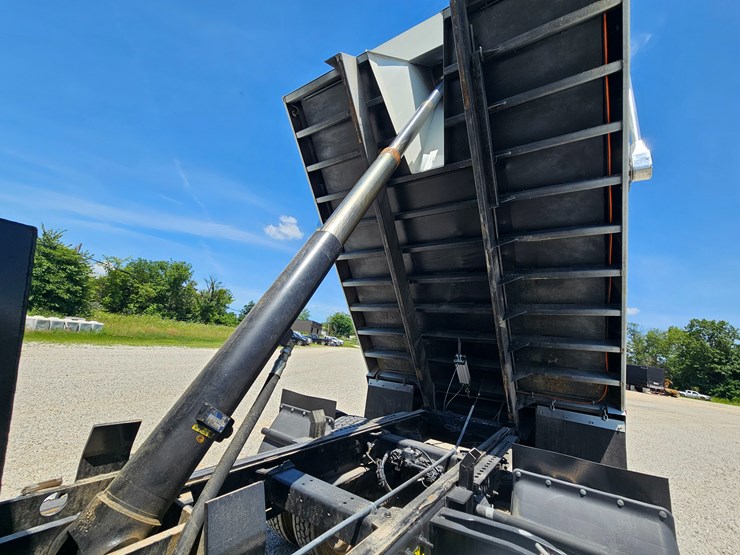 2012-peterbilt-382-image-49