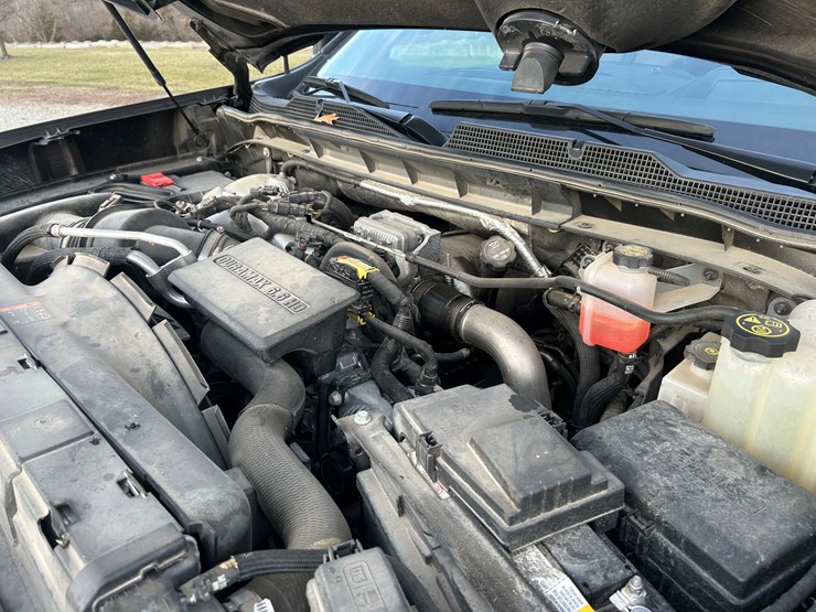 2021-chevrolet-silverado-3500-image-30